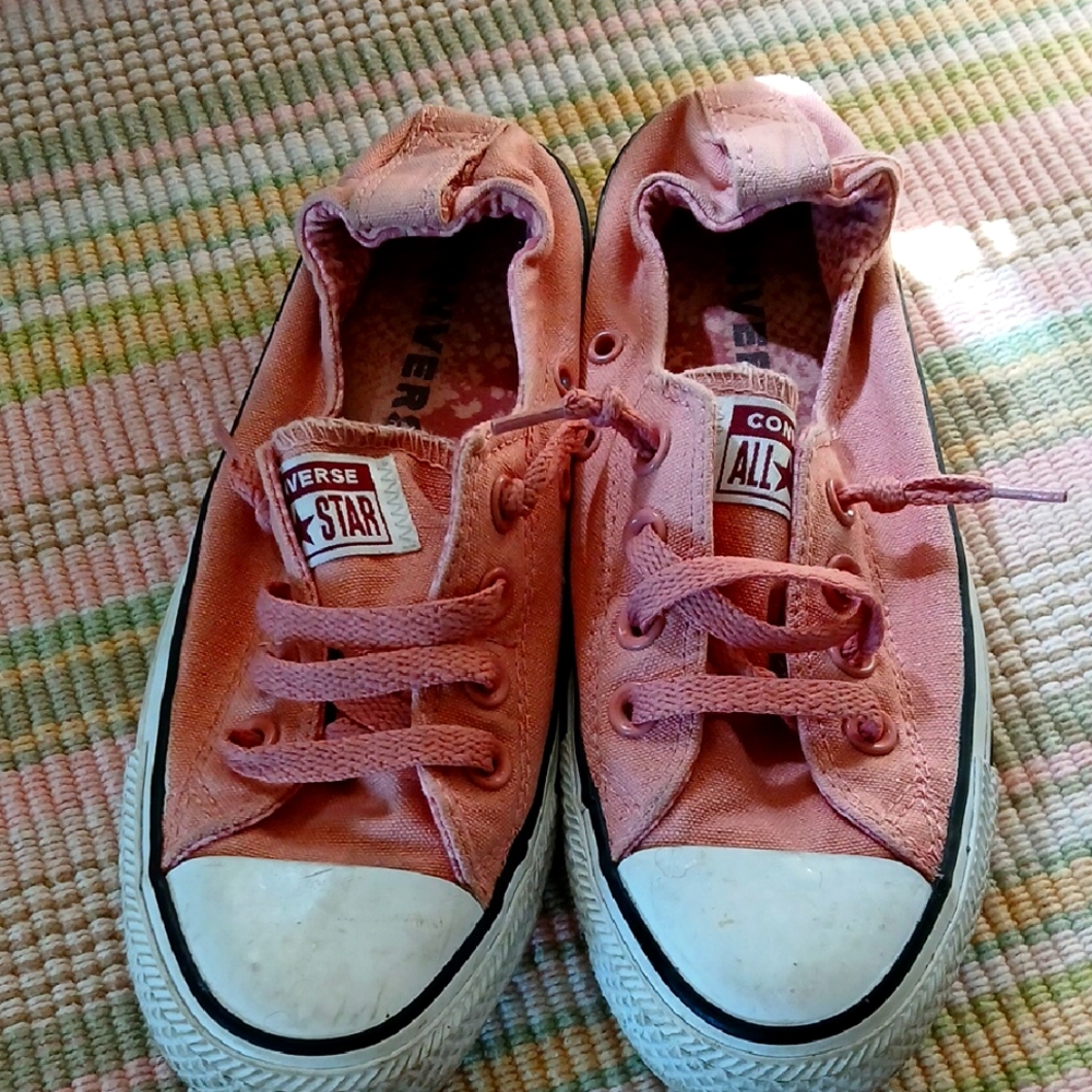 Converse Pink Sneakers Classic Design